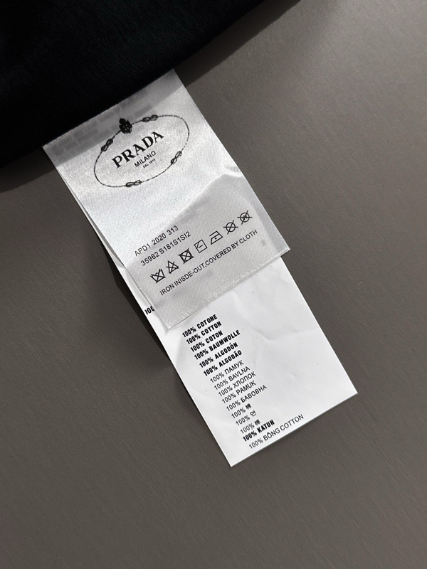 ブランドTシャツ着用イメージ